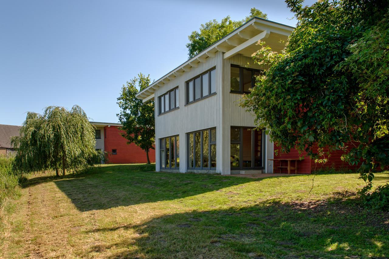 Basiskulturfabrik Oeko-Hotel Нойштрелиц Экстерьер фото