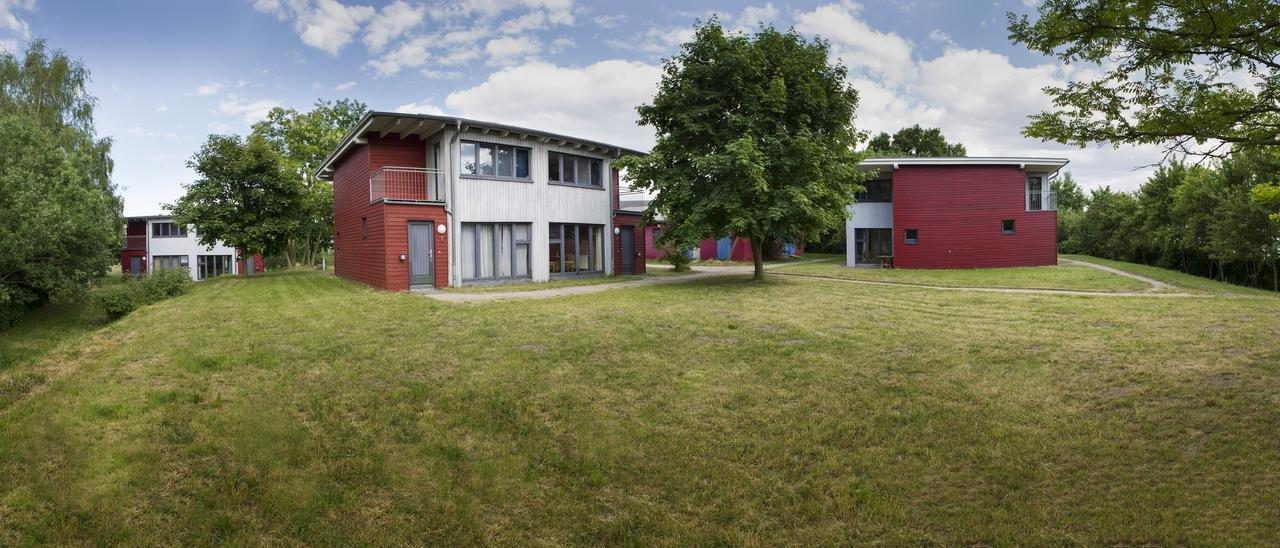 Basiskulturfabrik Oeko-Hotel Нойштрелиц Экстерьер фото