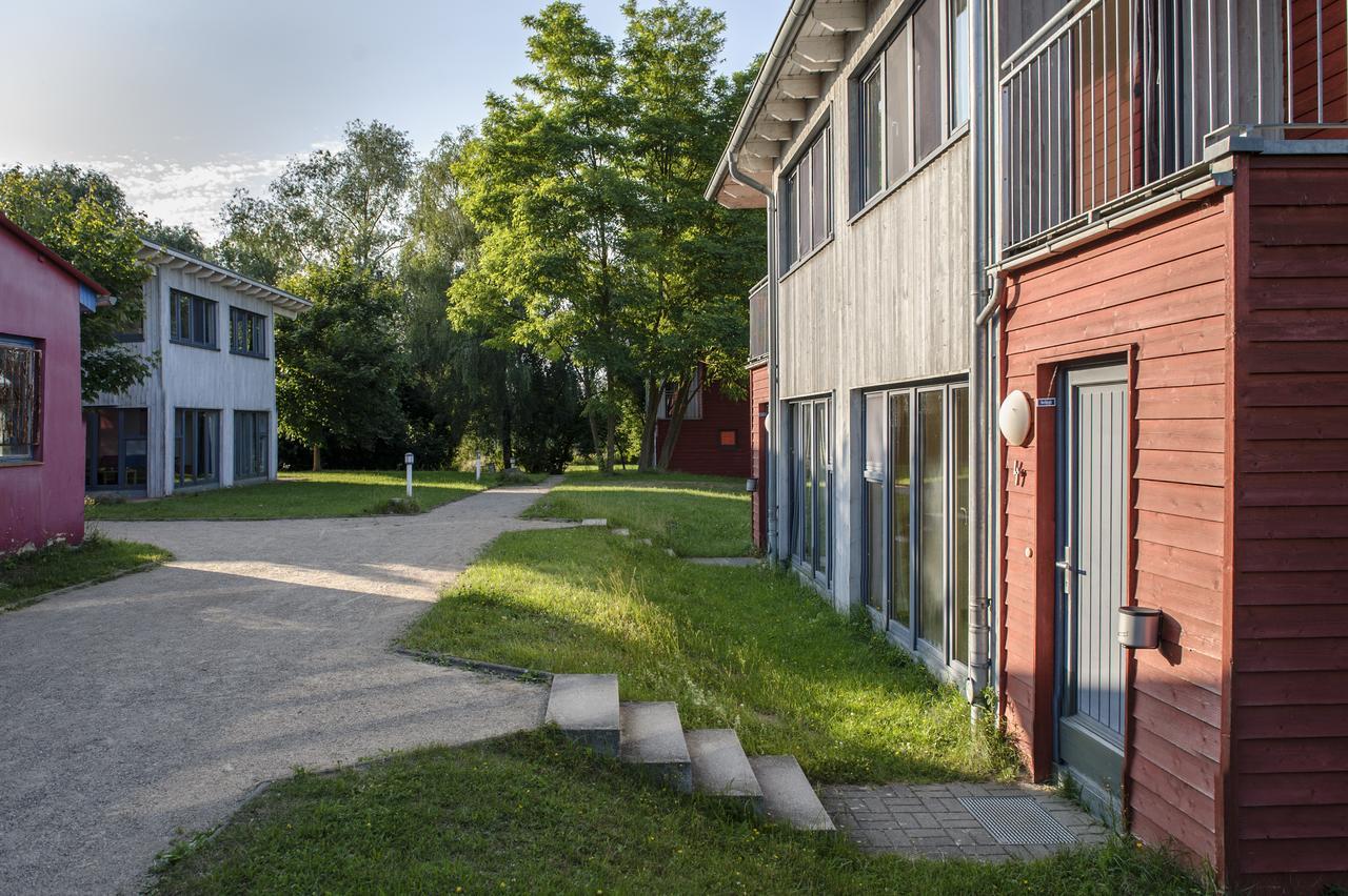Basiskulturfabrik Oeko-Hotel Нойштрелиц Экстерьер фото
